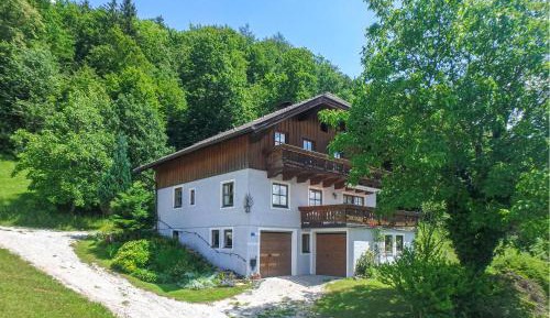 One-Bedroom Holiday Home
