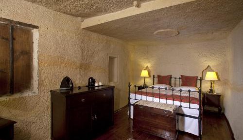 Classic Cave Room