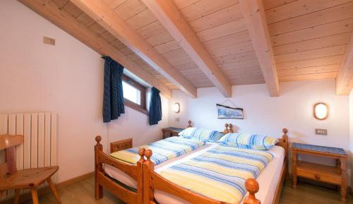 Two-Bedroom Apartment - Split Level