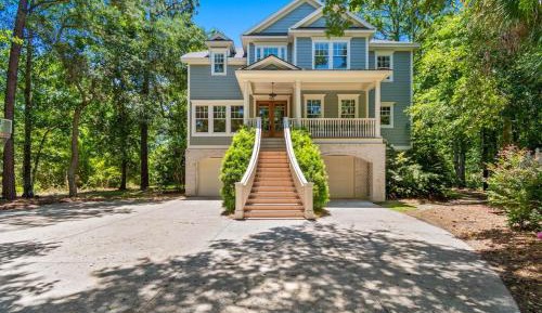 Five-Bedroom Holiday Home