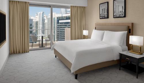 Tower King Suite with Sofa Bed and City View - Club Level