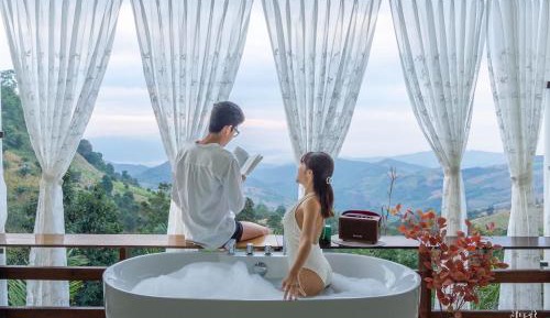 King Room with Mountain View