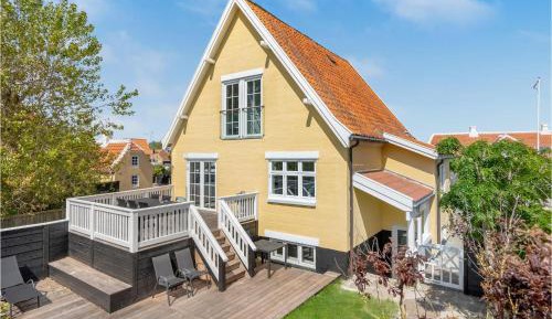 Five-Bedroom Holiday Home