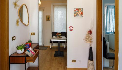 Deluxe Room (2 Adults + 1 Child)