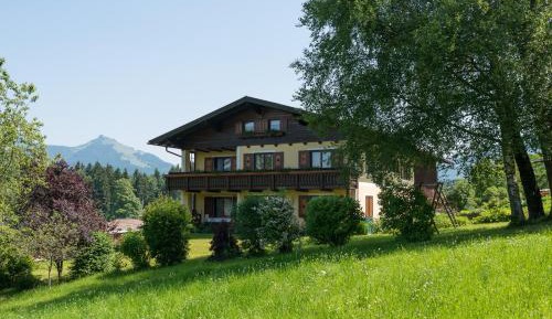 Four-Bedroom Apartment with Balcony 