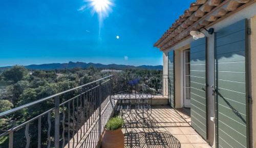 Three-Bedroom House (6 Adults)