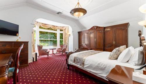 King Room with Spa Bath