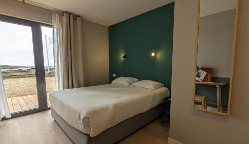 Superior Double Room with Terrace & Sea View