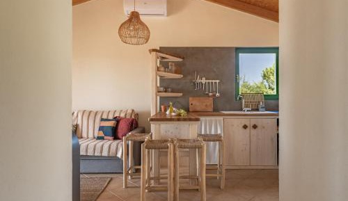 Apartment with Mountain View