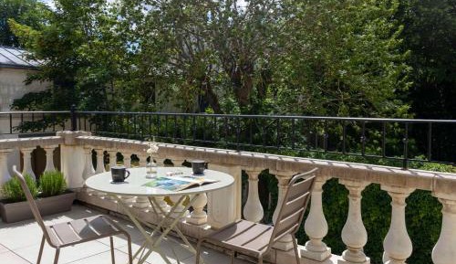 Deluxe King Room with Terrace and Park View - Non-Smoking