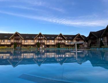 Apartment with Pool View 