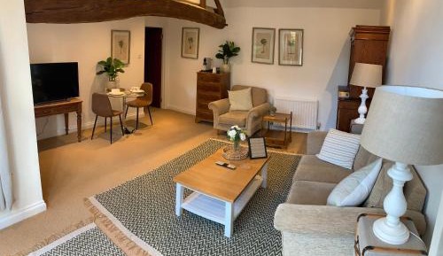 Deluxe King Suite
