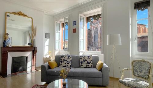 Apartment with City View