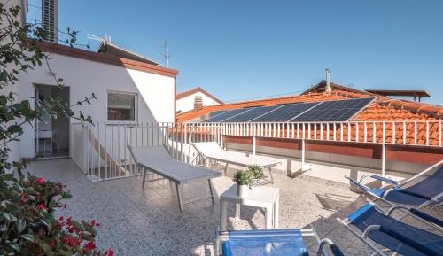 Single Room with Private Bathroom