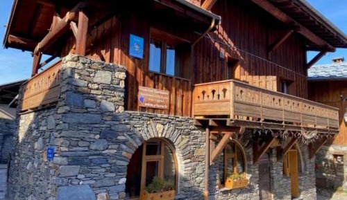 Superior One-Bedroom Apartment with Balcony