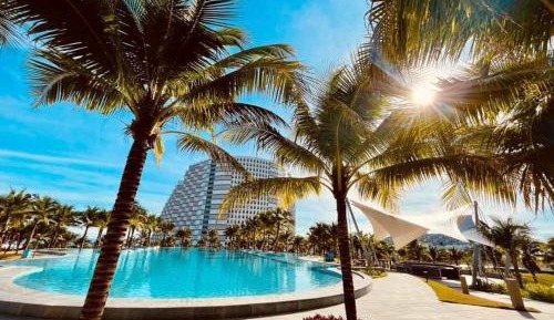 One-Bedroom Apartment with Balcony and Sea View