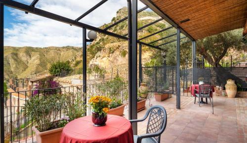 Superior One-Bedroom Apartment