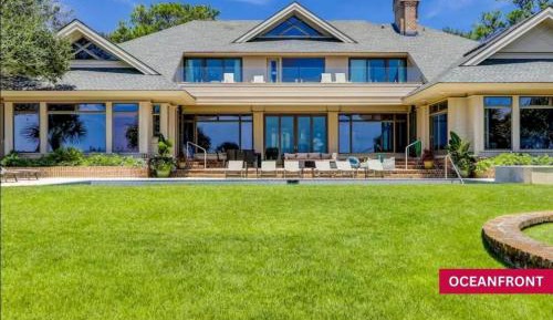 Eight-Bedroom Holiday Home