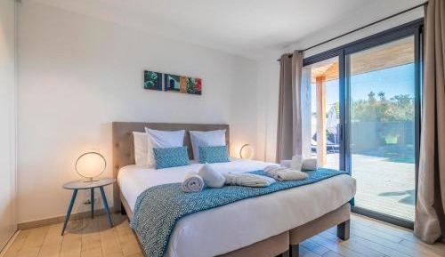 Two-Bedroom Villa with Air Conditioning, 13 ft Private Pool and Garden (4 Adults)