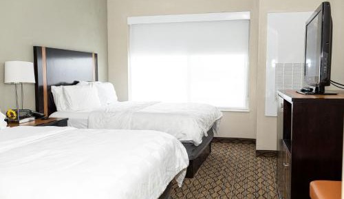 Suite - Hearing Accessible - Non-Smoking