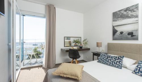 Classic Double Room with Balcony and Sea View