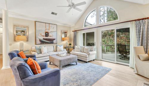 Three-Bedroom Holiday Home 