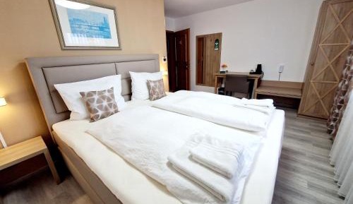 Double Room with Private Bathroom