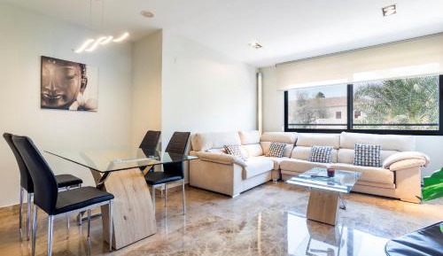 Apartment with Garden View