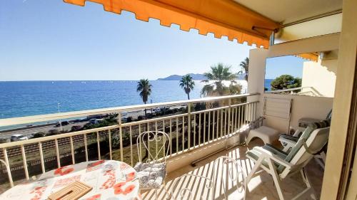 Studio Apartment with Sea View