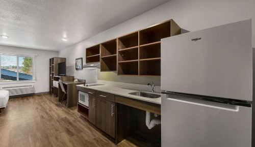 Queen Suite with Two Queen Beds and Dishwasher - Non Smoking