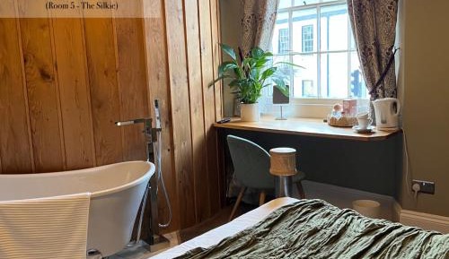 Deluxe Double Room with Bath