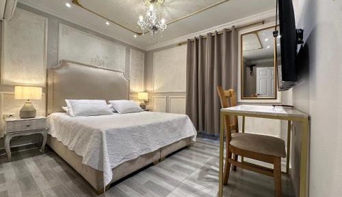 Deluxe Double Room with Bath