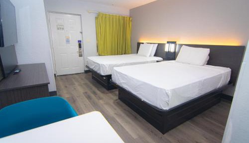 Queen Room with Two Queen Beds - Non-Smoking