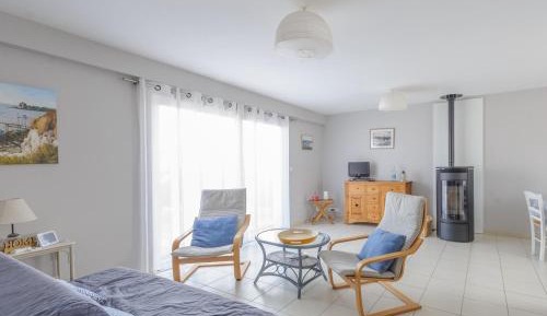 Holiday Home (6 Adults)