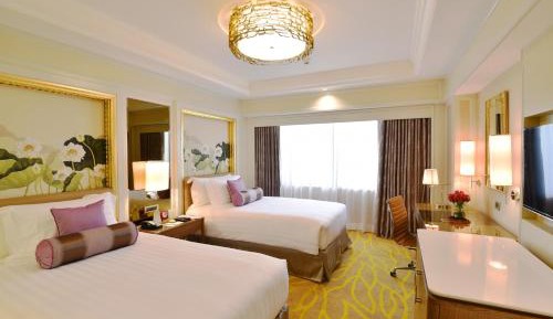 Club Premier Twin Room