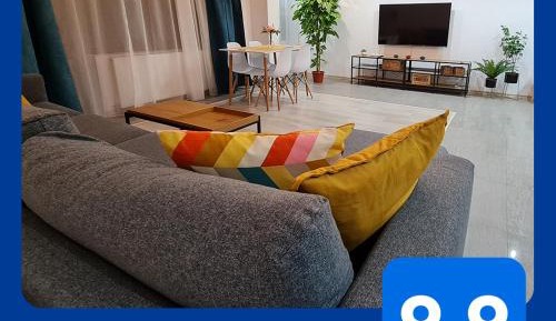 Apartment with Mountain View