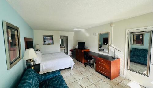Standard King Room