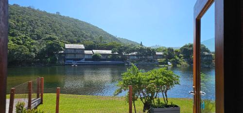 Deluxe Double or Twin Room with Lake View