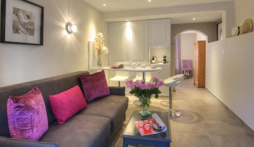 Budget Family Room (2 Adults + 2 Children) - Free Spa Access