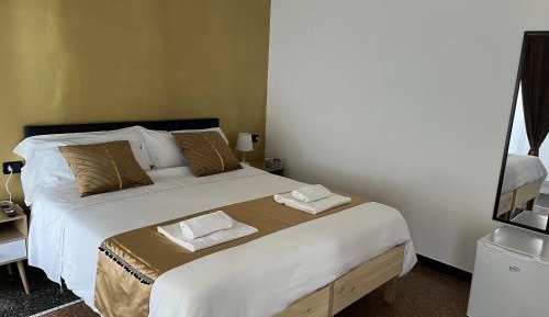 Double or Twin Room with Shower