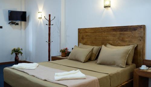 Family Room with Mountain View