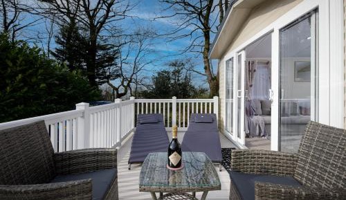 Bungalow with Patio