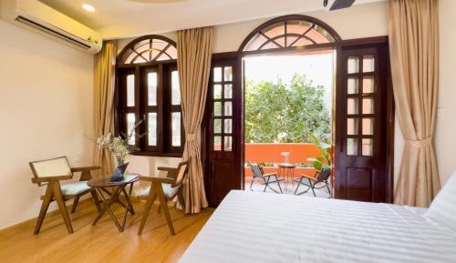 Queen Room with Balcony