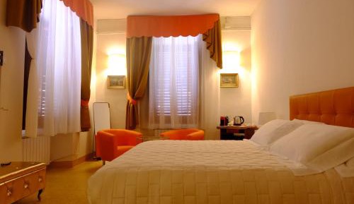 Large Double or Twin Room