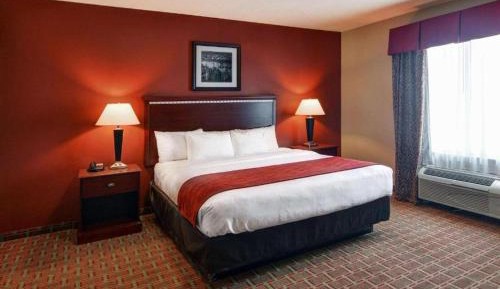 King Suite - Accessible/Non-Smoking