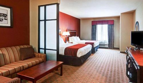 Two-Bedroom Queen Suite with Sofa Bed