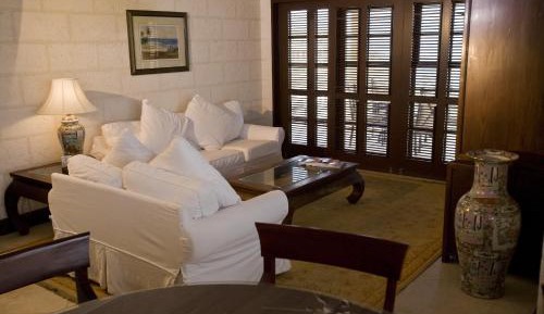 One-Bedroom King Suite with Private Pool 