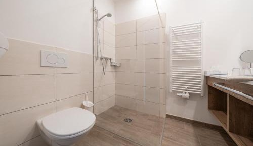 Apartment with Mountain View