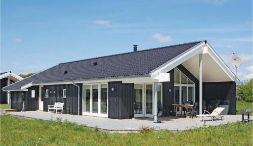 Four-Bedroom Holiday Home