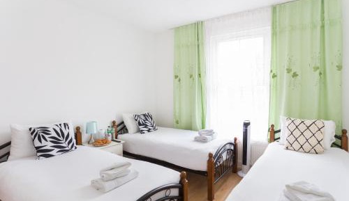 Triple Room with Shared Bathroom